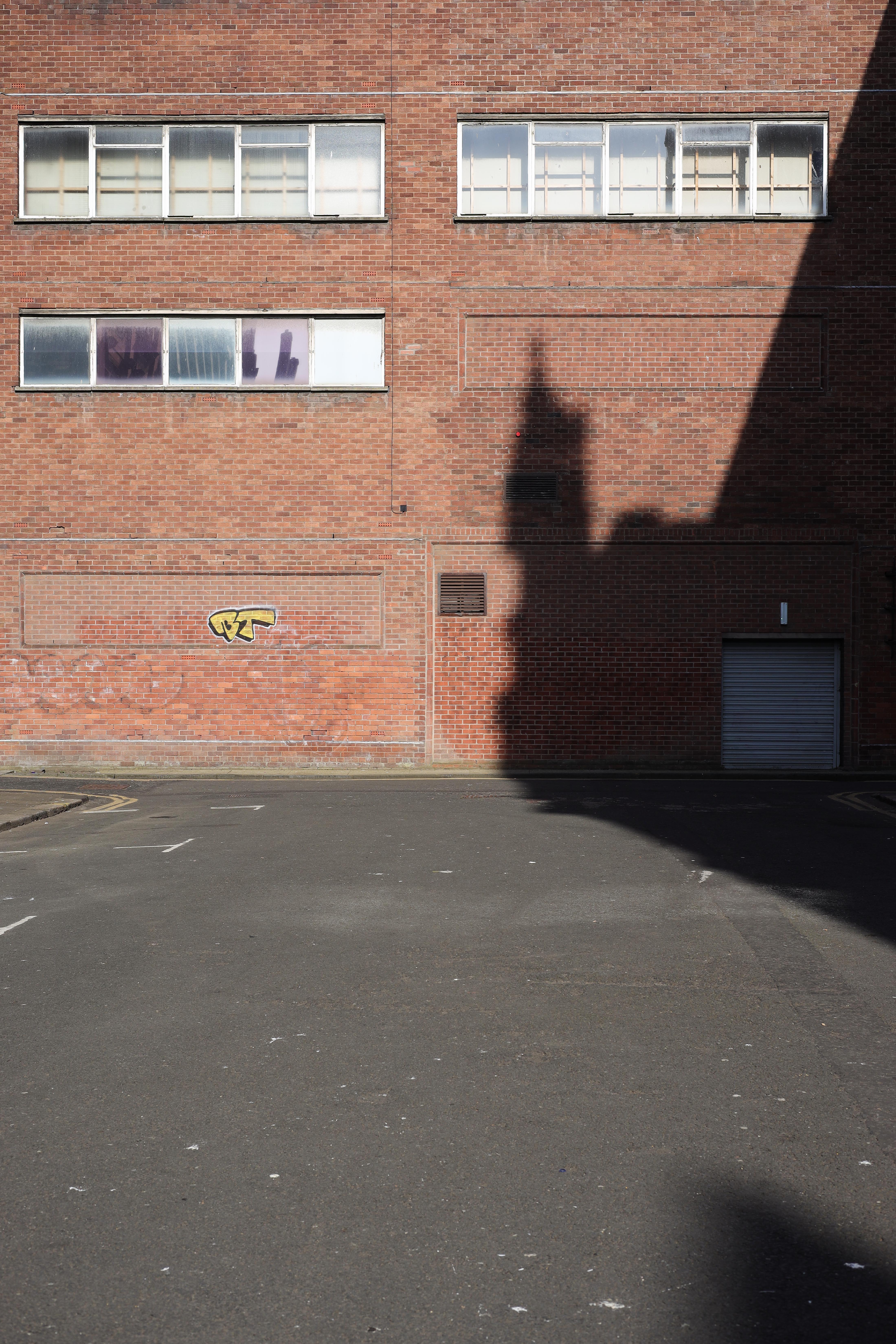 Shadow on the Wall, Glasgow